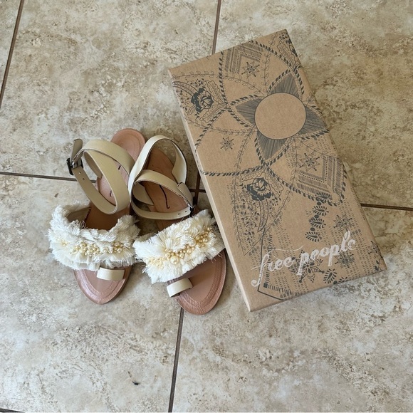 NEW Free People Sun Peaks Embellished Sandals size 37.5 - Picture 8 of 11